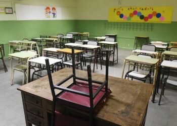 Suspensión de Clases: La ola de calor vacía las escuelas sin aire acondicionado.