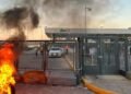 Los trabajadores de Fate realizaron una asamblea dentro del predio y denunciaron que la planta sigue cerrada