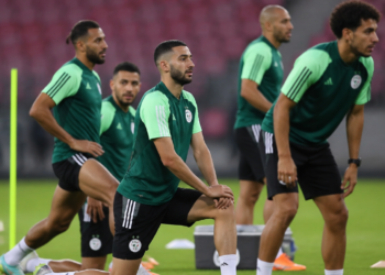 Argelia se prepara de manera singular para su debut mundialista contra la Selección Argentina