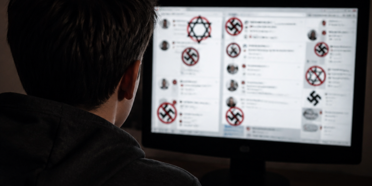 El informe revela que el antisemitismo en línea se mantiene en niveles alarmantes