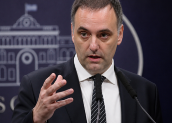 Manuel Adorni aclara su situación fiscal tras unirse al régimen simplificado de Ganancias: “Bettina y yo no vamos a entrar en ningún blanqueo”