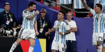 El hat-trick de Lionel Messi ante Argelia: otros argentinos que anotaron tres goles en un Mundial