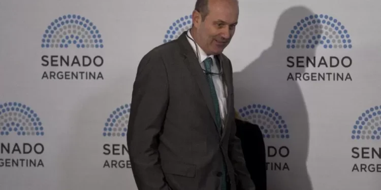 Sturzenegger presentará una reforma crucial en el Senado para modificar las normas empresariales