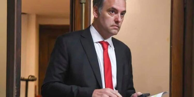 El derrumbe de Manuel Adorni: cómo una crisis digital desató una fractura política en el gobierno