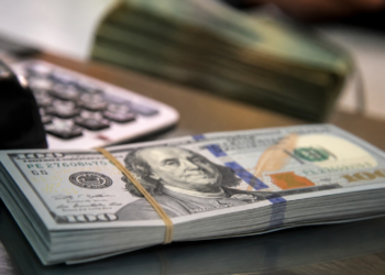 El dólar se estabiliza y la brecha con el límite superior de la banda se amplía al 24%