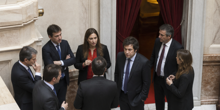 Intensa jornada gubernamental para retomar la agenda legislativa y cerrar el caso Manuel Adorni