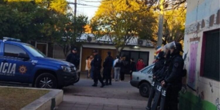 Intento de robo en un club barrial de Rosario termina en tiroteo tras intervención de un vecino