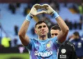 Aston Villa reafirma su compromiso con Dibu Martínez ante el interés de Juventus