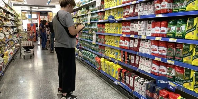 El consumo se mantiene a la baja con una caída del 2,7% en junio