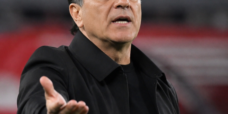 Gustavo Quinteros solicita refuerzos tras la victoria de Independiente