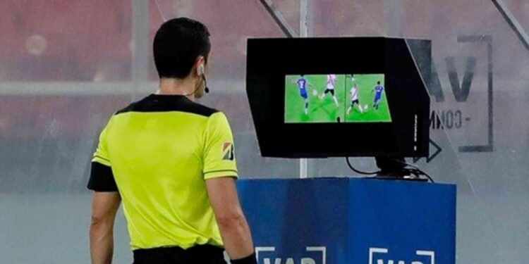 El torneo Clausura incorporará nuevas normativas del Mundial: medidas contra el racismo, reducción de tiempos perdidos y más facultades para el VAR