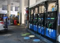 La venta de combustibles volvió a descender en junio y registró una baja acumulada del 1,3% en el primer semestre