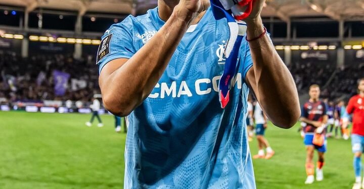 Gerónimo Rulli se traslada a Manchester para exámenes médicos: acordará contrato por dos años con el club inglés