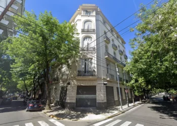 Causa Vialidad: embargan el departamento donde Cristina Kirchner cumple prisión domiciliaria