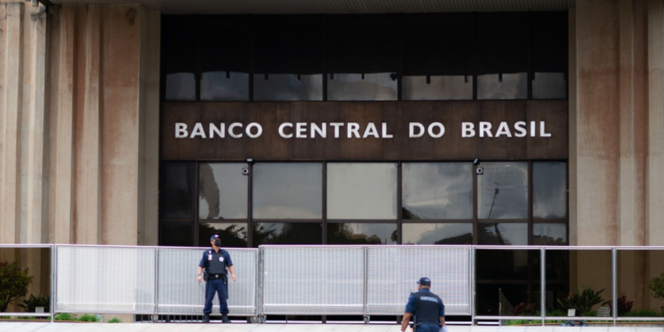 Reflejo de la situación económica: bancos de Brasil enfrentan récord de morosidad