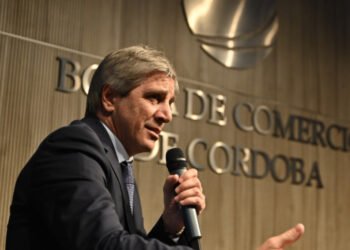 Caputo ofrece una visión optimista ante las elecciones: ‘No habrá problemas con el dólar, como en el pasado’
