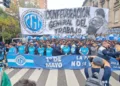 La CGT se moviliza ante el Ministerio de Economía por el endeudamiento familiar y refuerza su plan de acción