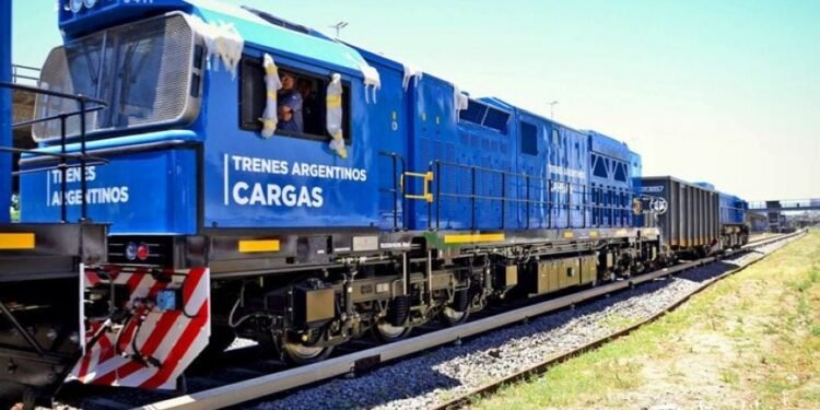 El Gobierno justifica la privatización del Belgrano Cargas: ‘Nuestro modelo aleja al Estado de un rol en el que fracasó’