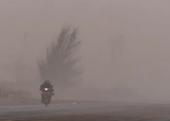 Alerta amarilla en Cuyo por nevadas y viento zonda, mientras el norte del país experimenta temperaturas cercanas a los 30°