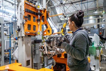 La reducción de la producción de vehículos impacta en el déficit comercial de autopartes