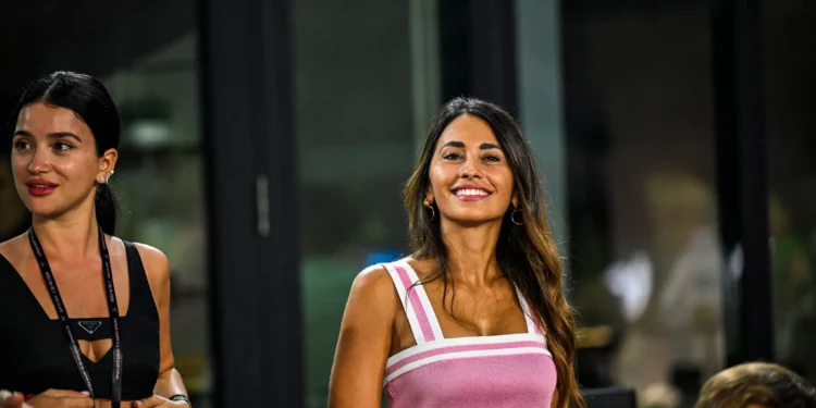 Antonela Roccuzzo brilló en la noche neoyorquina durante el US Open