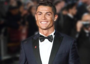Cristiano Ronaldo reacciona ante cánticos de la hinchada rival en la derrota de Al Nassr