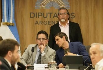 Cambio en la estrategia del oficialismo ante la crisis de deuda familiar