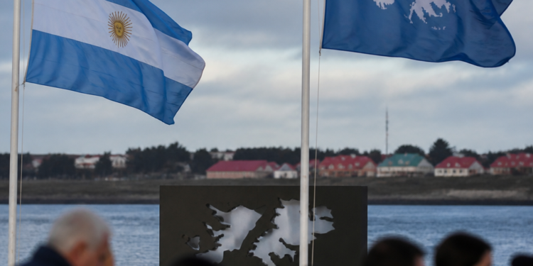 Encuesta revela opiniones sobre Malvinas e inflación que afectan al Gobierno