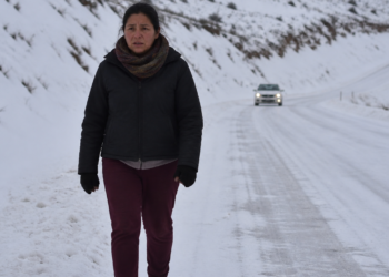 Una mujer recorrió 15 kilómetros en busca de ayuda para su familia atrapada en la nieve en Neuquén