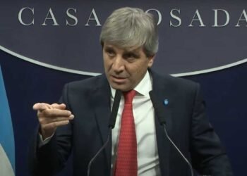 Caputo se presenta como el ‘enemigo’ de su propio modelo