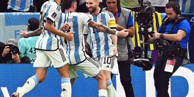 Un homenaje a Messi y un partido sin goles entre Estudiantes y Newell’s